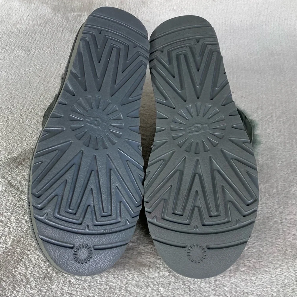 UGG Classic Mini II Boots Womens Size 7‎ Gray Suede Shearling *MISMATCH*